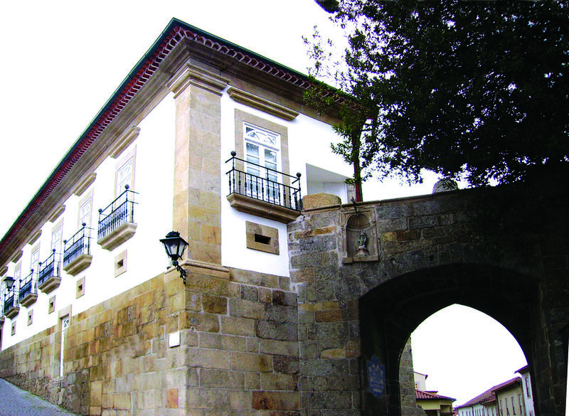 Montebelo Palacio Dos Melos Viseu Historic Hotel Exterior photo